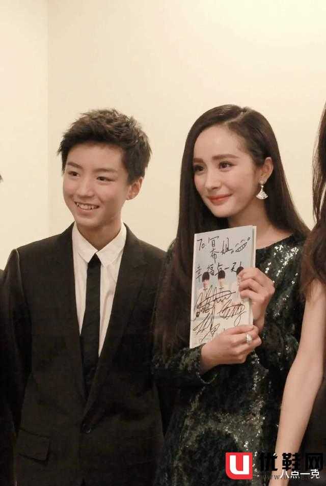 天涯黑料明星王俊凯,_王俊凯假唱事件_王俊凯与经纪人杨柳关系