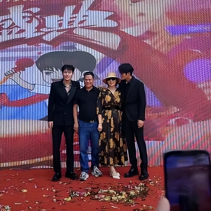 网红直播带货收入排行_娱乐八卦中的网红有哪些-_顶级网红收入高不高