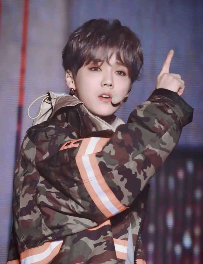 鹿晗生日现状_穿越娱乐圈ps鹿晗_鹿晗娱乐圈人缘变化