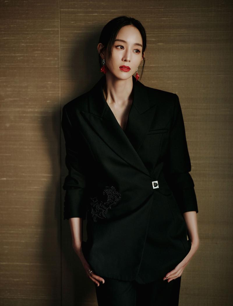 中性西装 女明星_中性风女生西装_中性西装写真