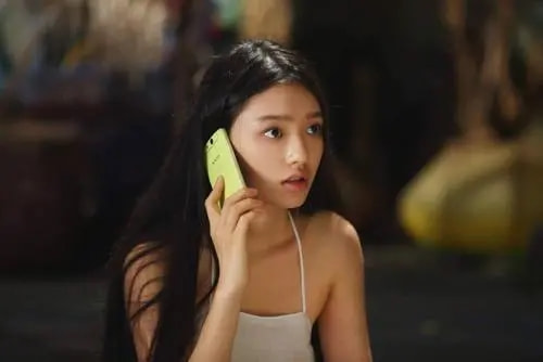 女星奇葩睡姿揭秘_杨超越宋茜林允许佳琪周迅_女明星睡姿照片