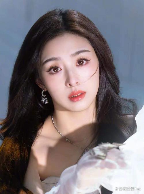 娱乐圈低调女明星_低调娱乐圈小说_低调的女艺人